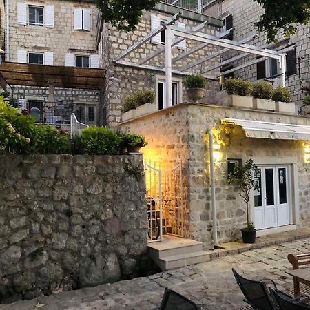 Sunny Port Apartment & Rooms Perast Esterno foto