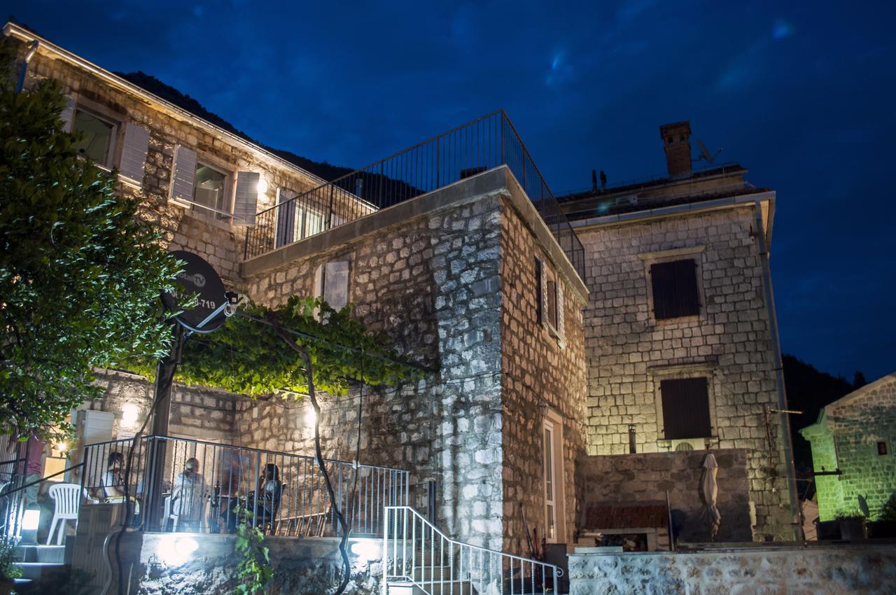 Sunny Port Apartment & Rooms Perast Esterno foto